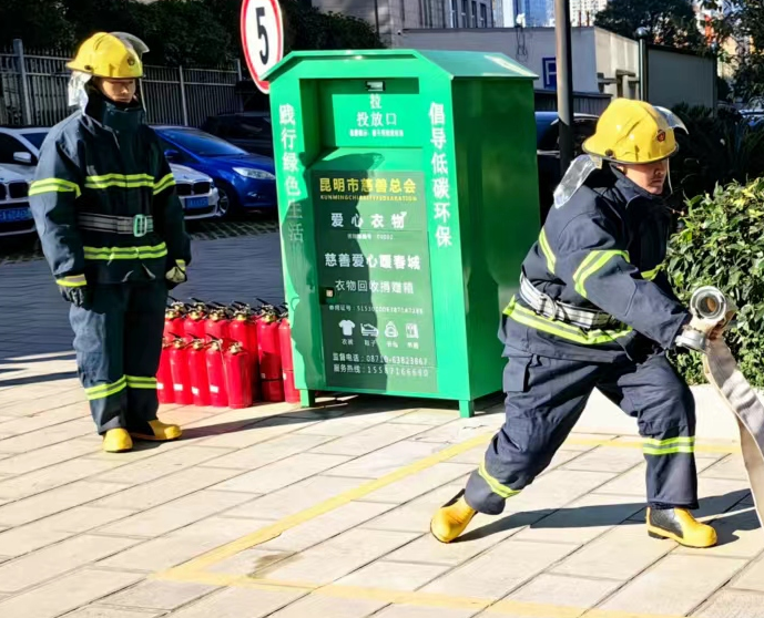 金桂苑小區(qū)消防演練，急救知識，電梯關人自救知識